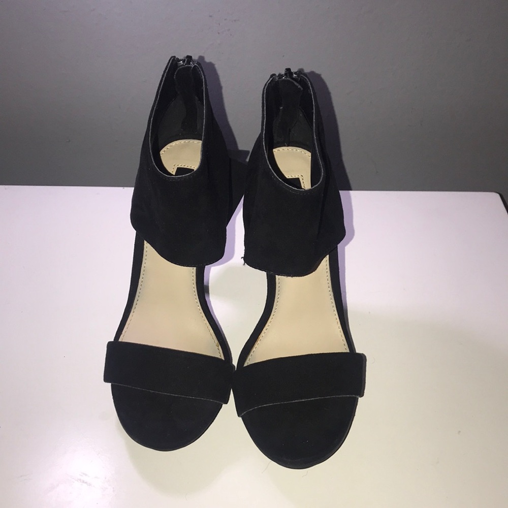 FOREVER 21 BLACK HEELS